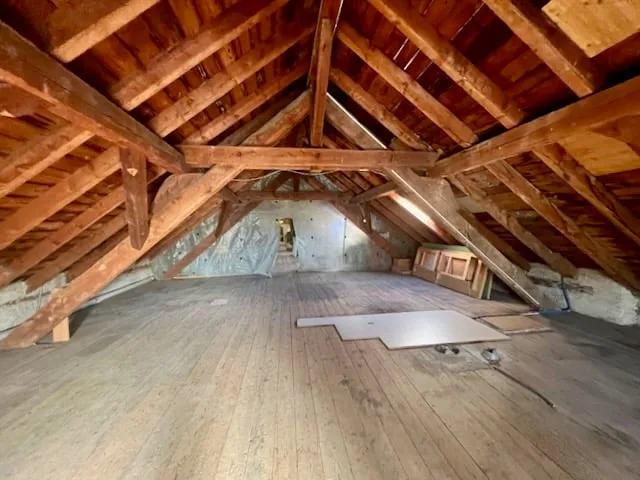 In vendita! Bellissimo edificio misto, con 14 garage e 18 posti auto – foto 10 di 14