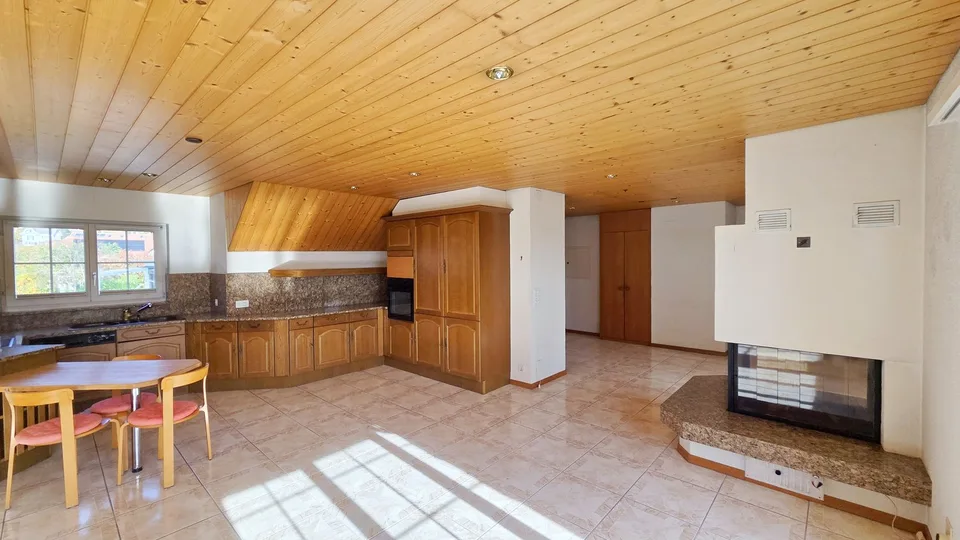 Wohnen wie im Einfamilienhaus - grosse 4 ½-Zimmer-Dachwohnung mit eigenem Eingang, Keller und Garten – Foto 7 von 20