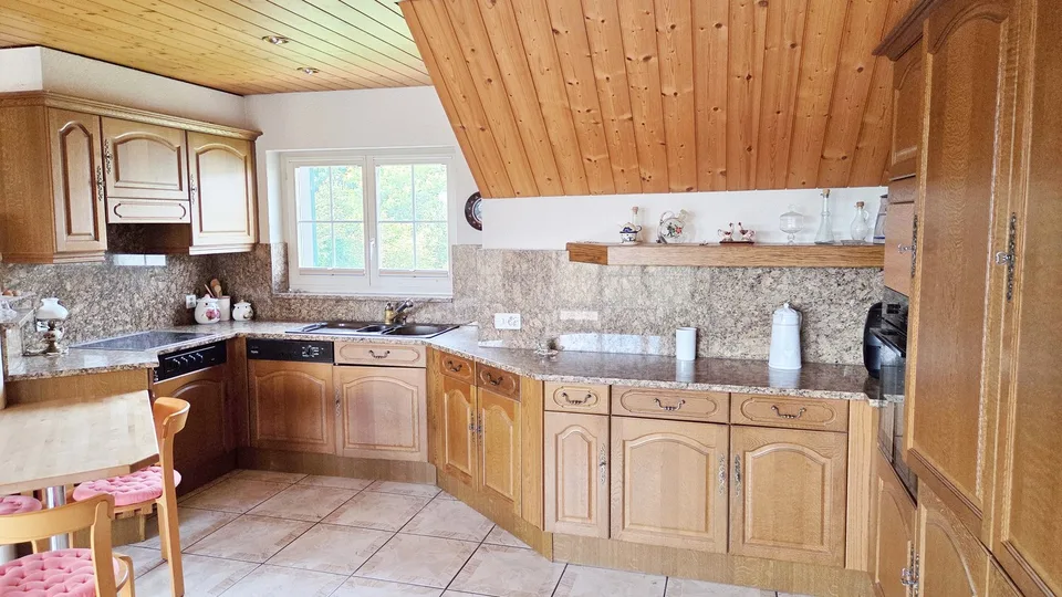 Wohnen wie im Einfamilienhaus - grosse 4 ½-Zimmer-Dachwohnung mit eigenem Eingang, Keller und Garten – Foto 9 von 20