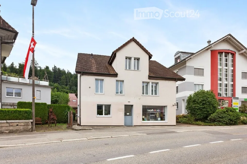 6.5-Room Apartment with Winter Garden, Garden & Lots of Space