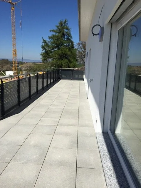 4.5-room attic apartment with garden and terrace / 078 719 49 85