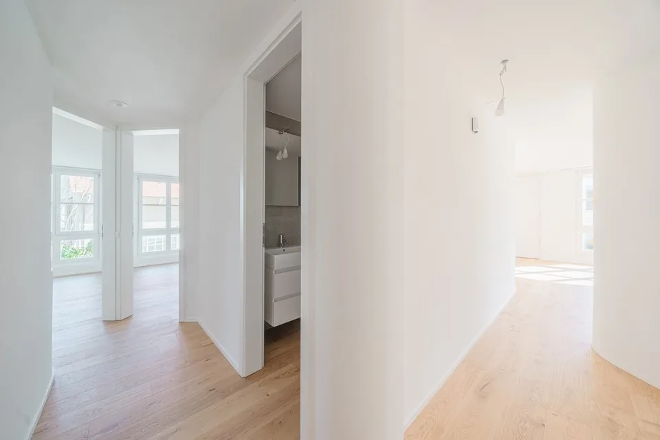 APPARTEMENT SPACIEUX ET LUMINEUX - FRAÎCHEMENT RÉNOVÉ