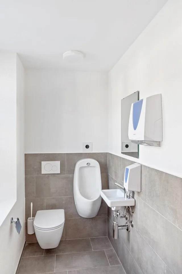 ATTRACTIVE OFFICE - PRACTICE ROOMS - 2X RENT GIFTED – photo 5 of 10