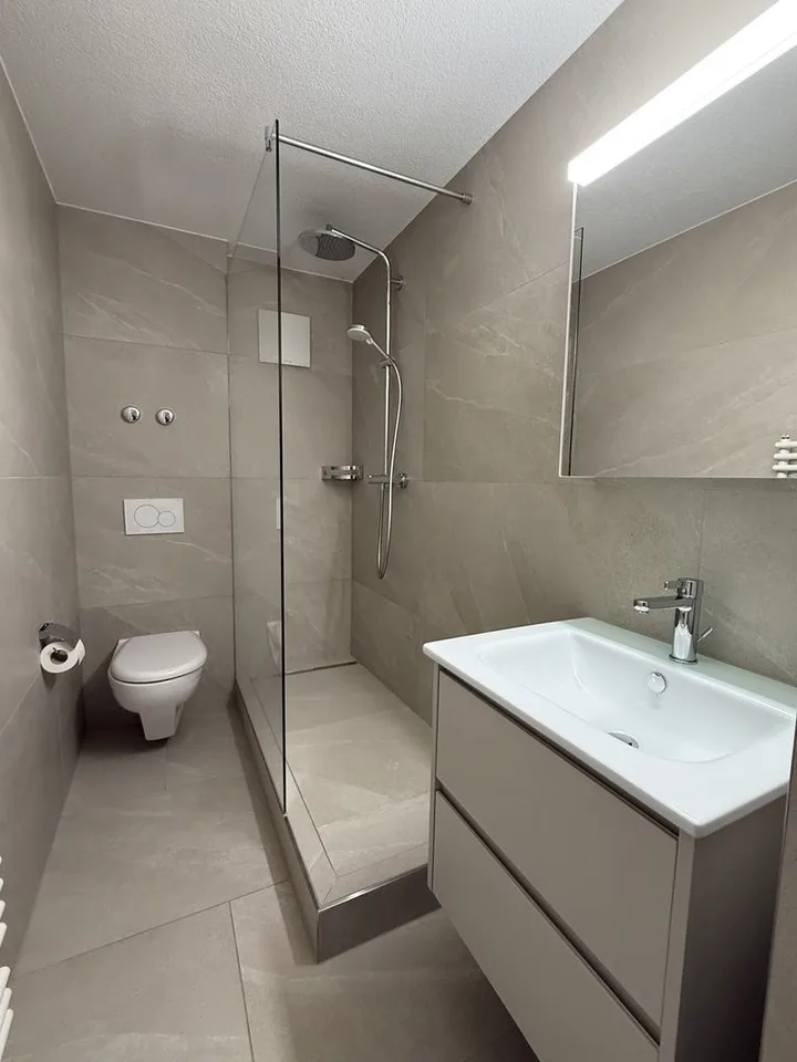 TOLLE 2.5 ZIMMER WOHNUNG MIT GROSSEM BALKON – Foto 7 von 7