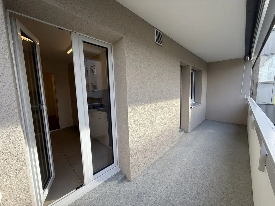 TOLLE 2.5 ZIMMER WOHNUNG MIT GROSSEM BALKON – Foto 2 von 7