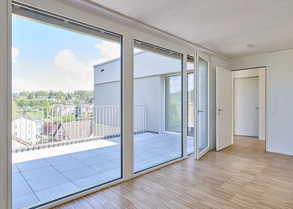 First rental! Attic apartment with spacious terraces in top location – photo 6 of 10