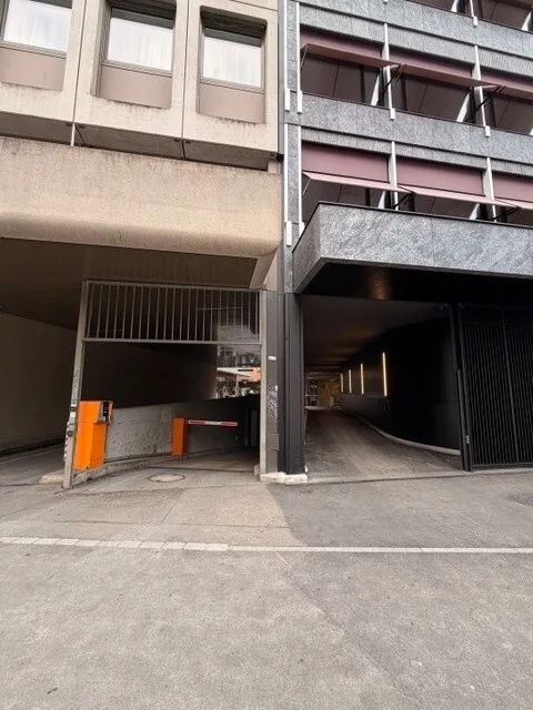Places de stationnement dans un emplacement central à Zollstrasse 20/36, 8005 Zurich – photo 2 sur 4