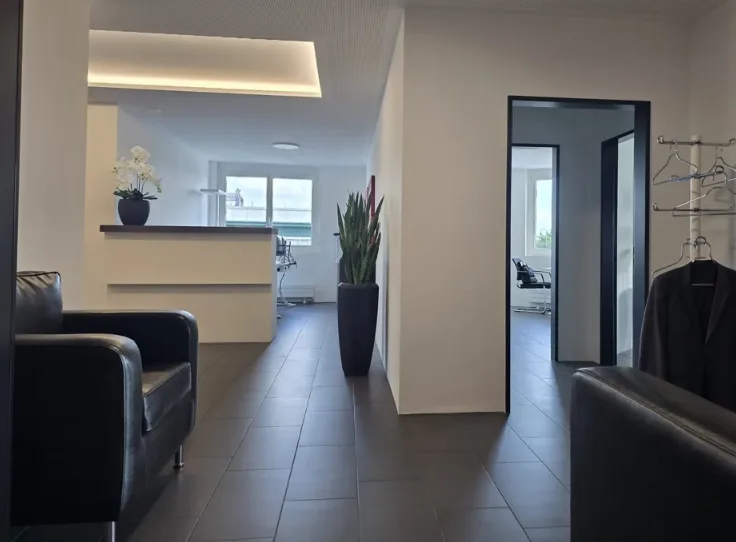 Schöne, modern ausgebaute Büroräumlichkeiten in Jonen AG – Foto 3 von 9