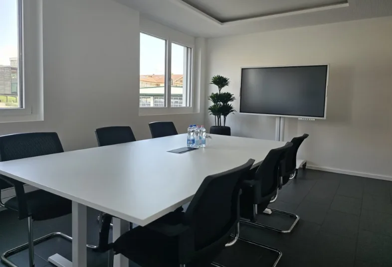 Schöne, modern ausgebaute Büroräumlichkeiten in Jonen AG – Foto 5 von 9