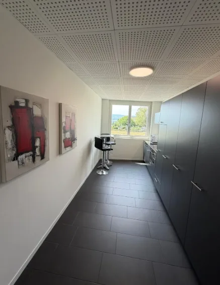 Schöne, modern ausgebaute Büroräumlichkeiten in Jonen AG – Foto 8 von 9