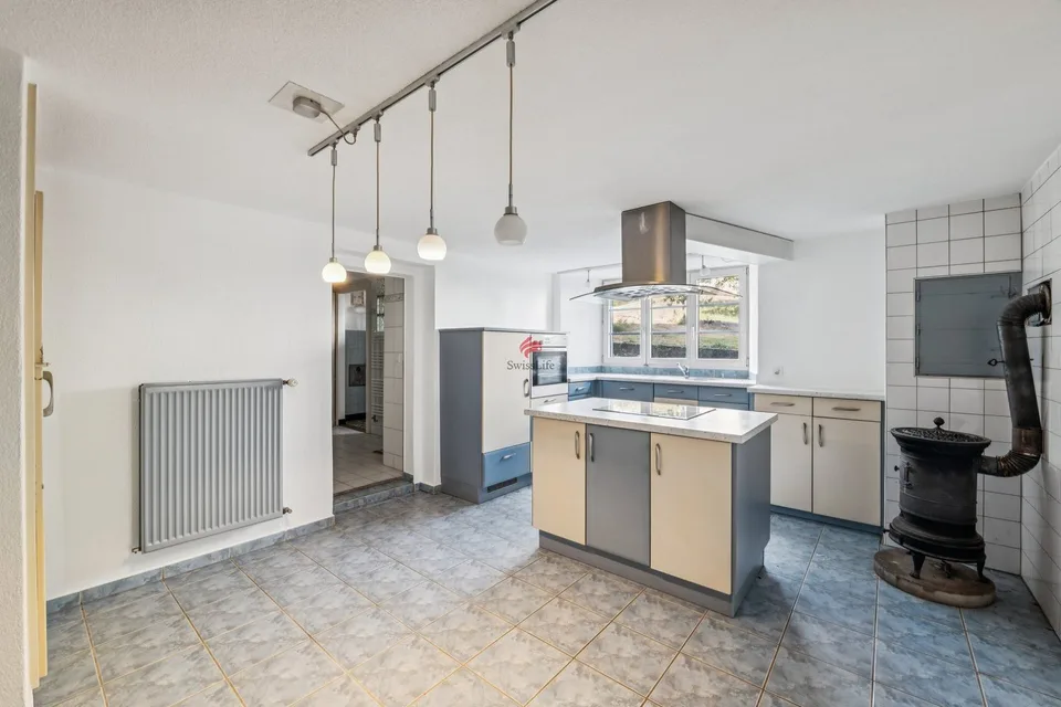Alte Charakterfarm mit Potenzial im Zentrum des Dorfes – Foto 4 von 5
