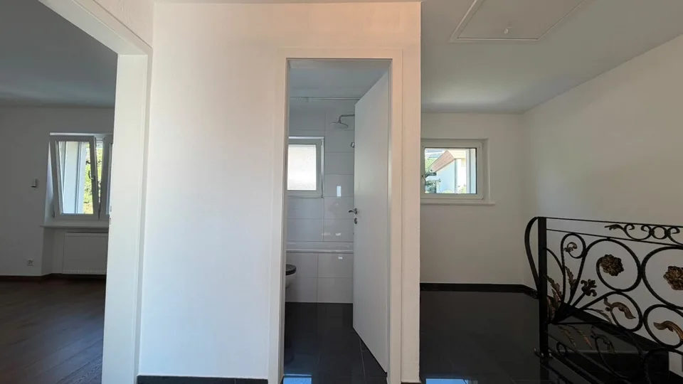 Maison de famille neuve avec vue de rêve, rénovée de manière complète - polyvalente et située dans un endroit familial – photo 12 sur 24