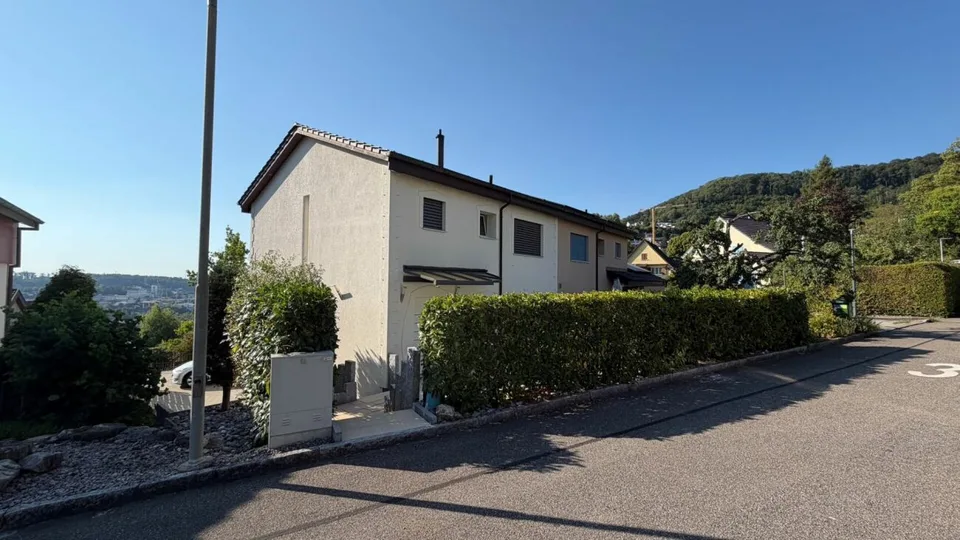 Maison de famille neuve avec vue de rêve, rénovée de manière complète - polyvalente et située dans un endroit familial – photo 2 sur 24