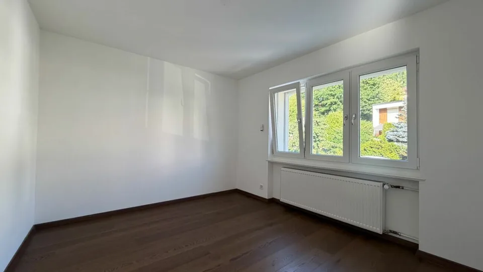 Maison de famille neuve avec vue de rêve, rénovée de manière complète - polyvalente et située dans un endroit familial – photo 11 sur 24
