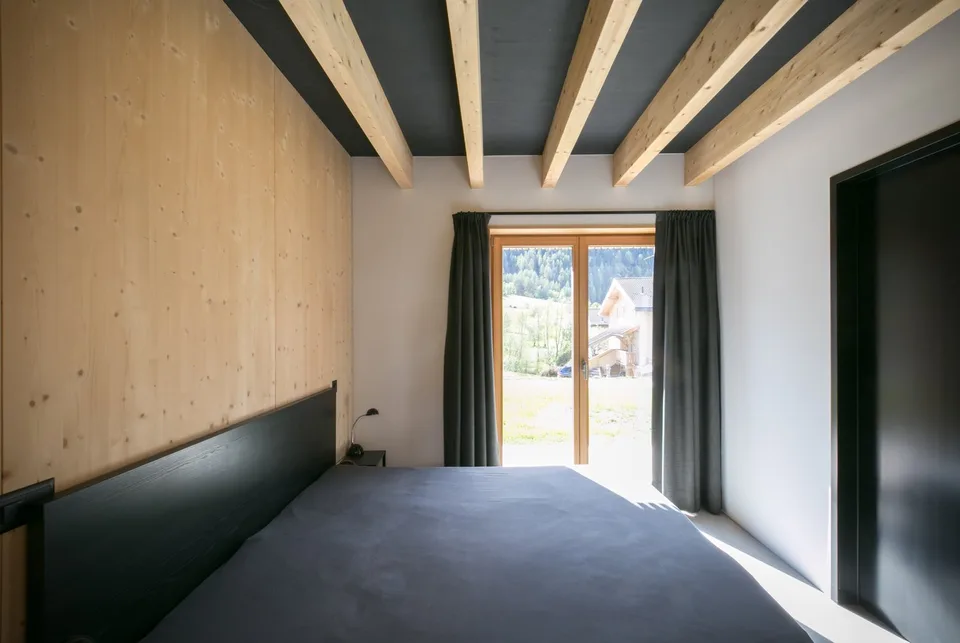 Concrete and Wood – photo 2 of 9
