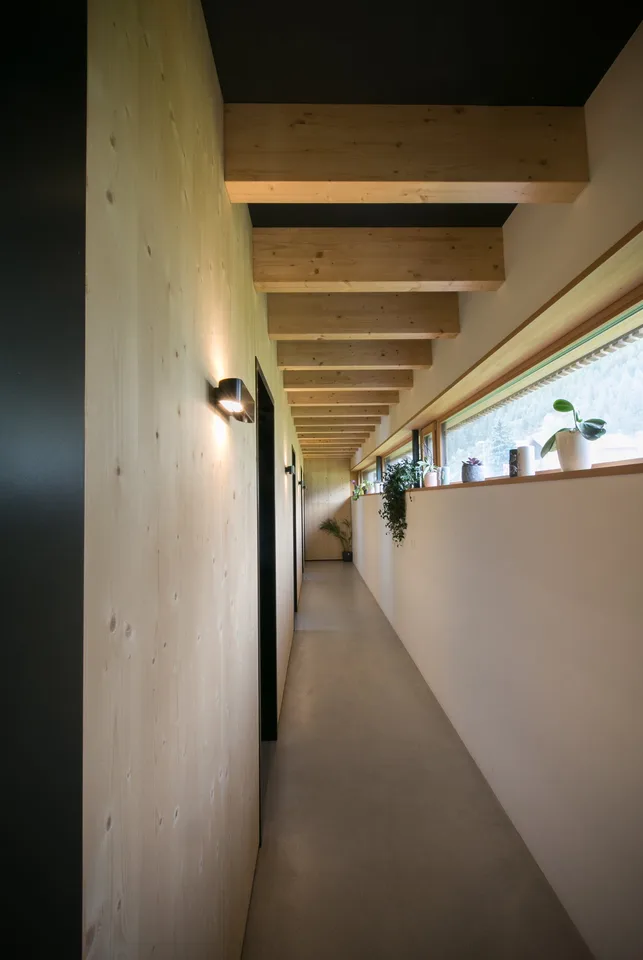 Concrete and Wood – photo 6 of 9
