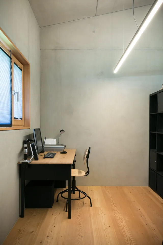 Concrete and Wood – photo 4 of 9