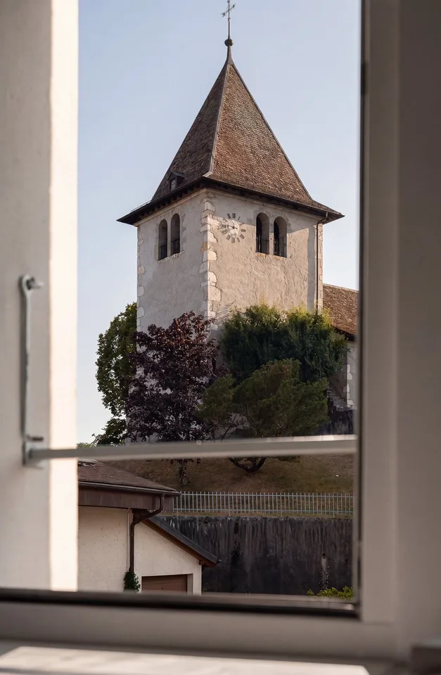 A beautiful renovated historic property in the heart of the village, just moments from Nyon – Foto 15 von 15