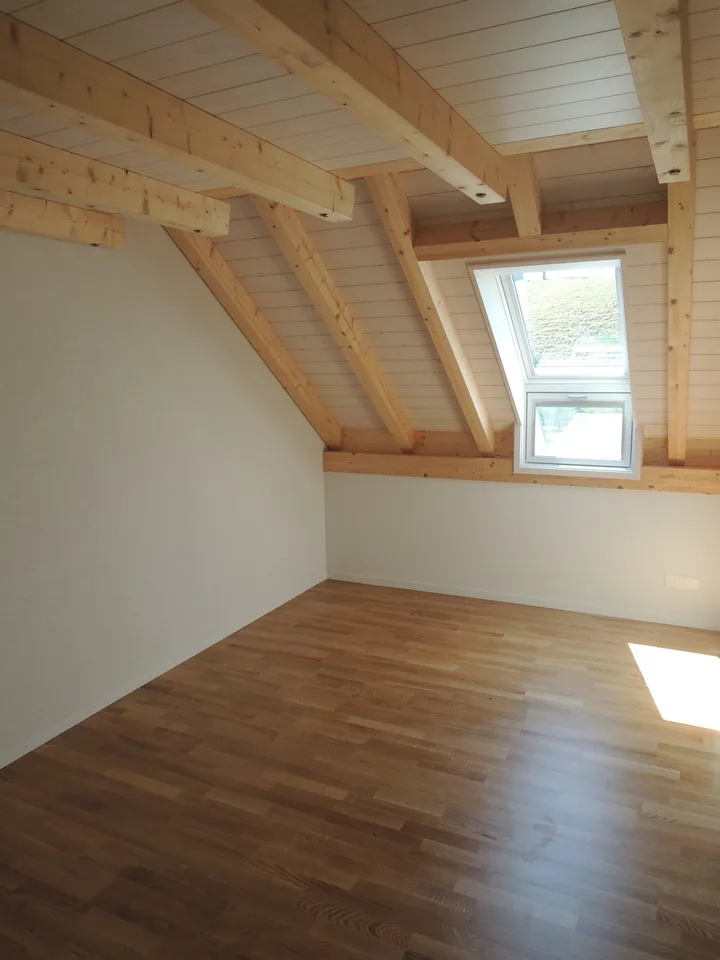 Helle 5.5-Zimmer-Wohnung mit Charme und Blick ins Grüne