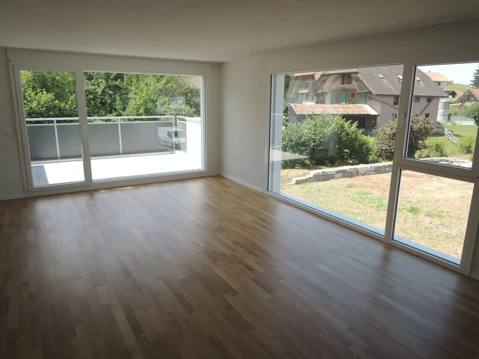 Helle 5.5-Zimmer-Wohnung mit Charme und Blick ins Grüne