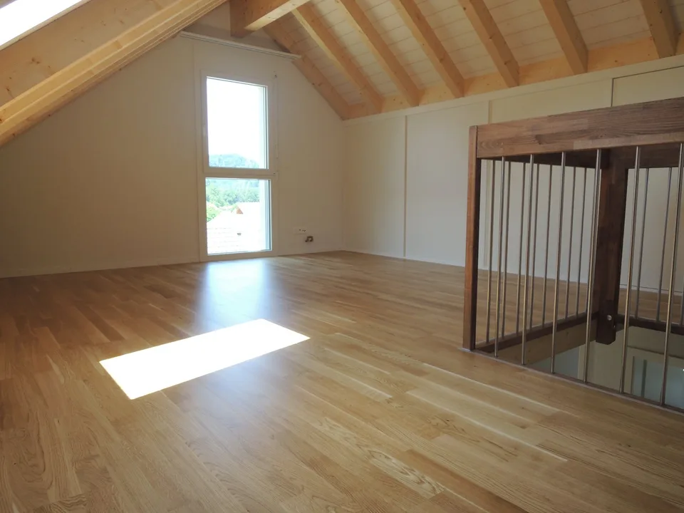 Helle 5.5-Zimmer-Wohnung mit Charme und Blick ins Grüne