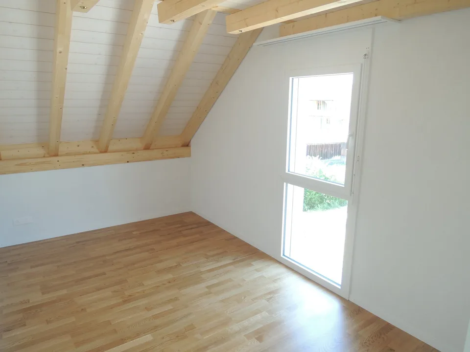 Helle 5.5-Zimmer-Wohnung mit Charme und Blick ins Grüne