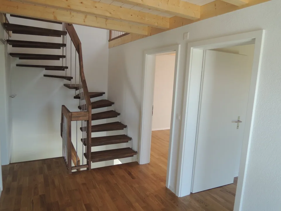 Helle 5.5-Zimmer-Wohnung mit Charme und Blick ins Grüne