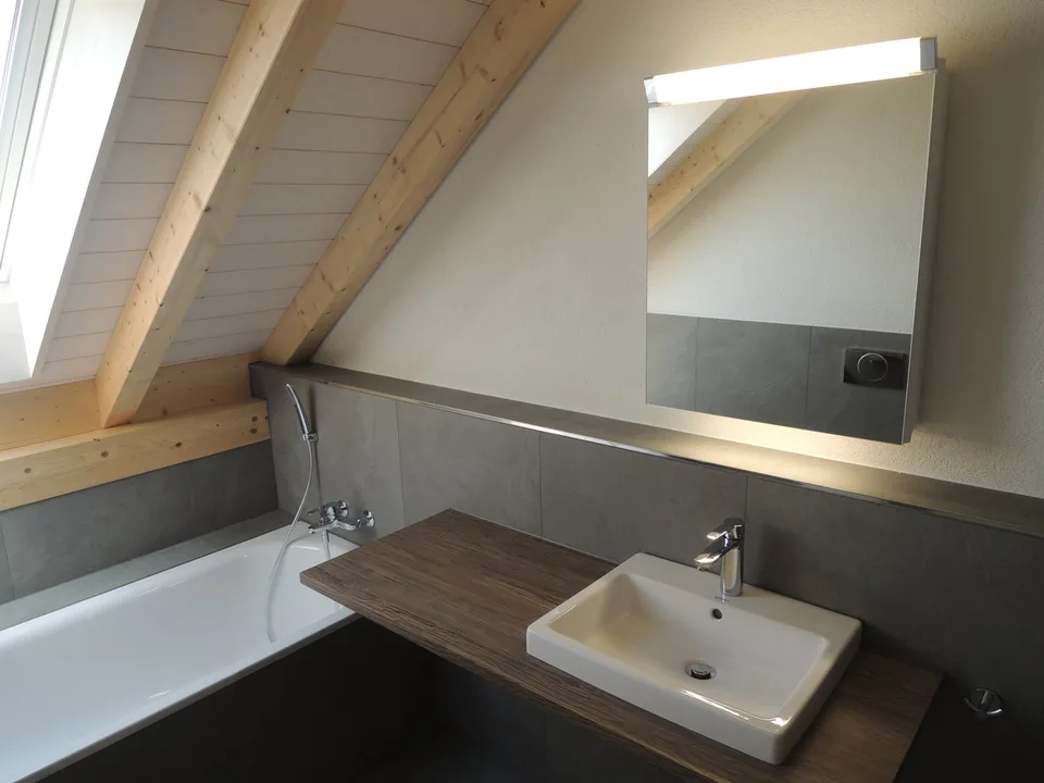 Helle 5.5-Zimmer-Wohnung mit Charme und Blick ins Grüne