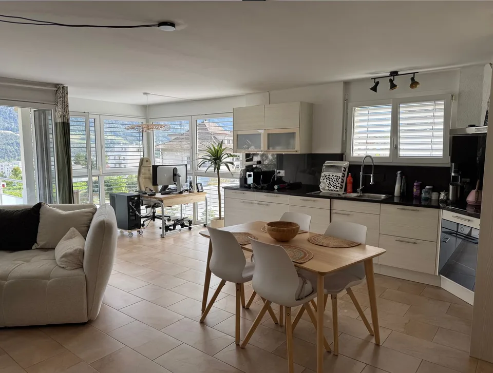 Zu verkaufen wunderschönes 4.5-Zimmer-Apartment – Foto 2 von 12