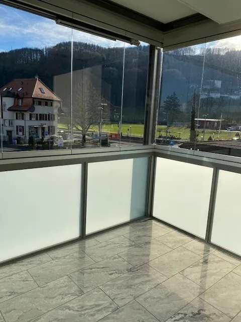 Helle und moderne 2-Zimmerwohnung im Zentrum von Kehrsatz!