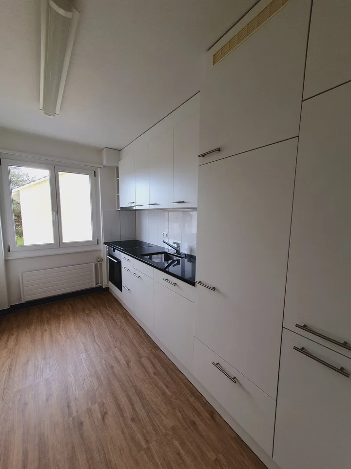 Appartement lumineux 4.5 pièces avec balcon à Belp