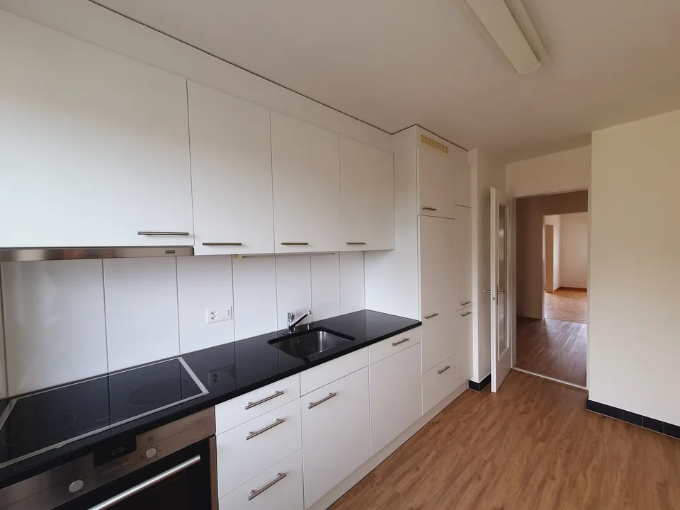 Appartement lumineux 4.5 pièces avec balcon à Belp