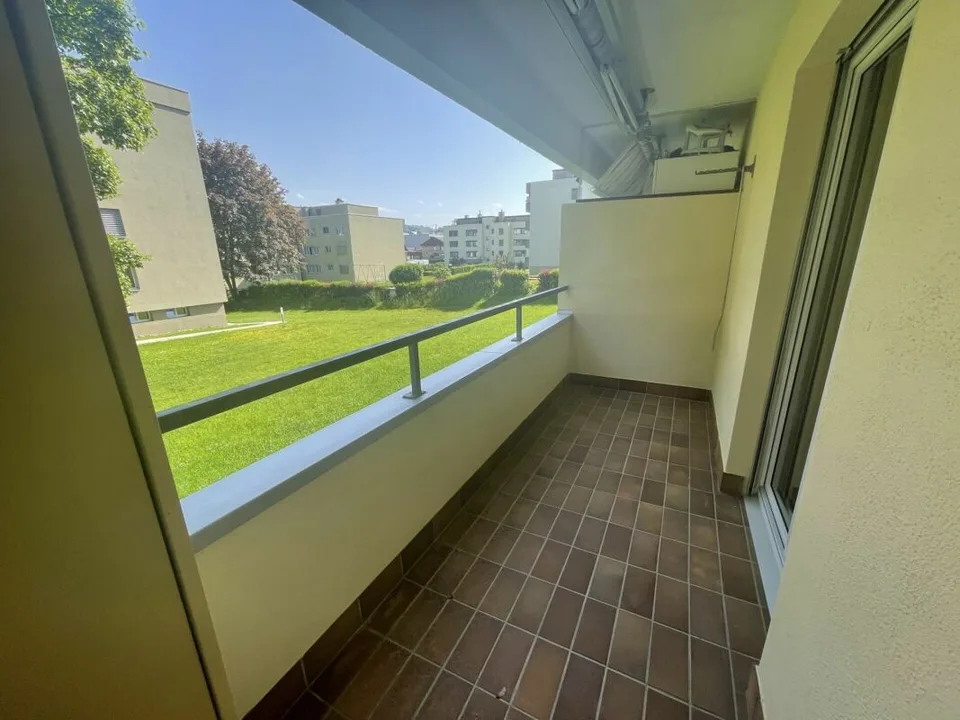 Schöne Wohnung mit wunderbarer Aussicht ins Grüne