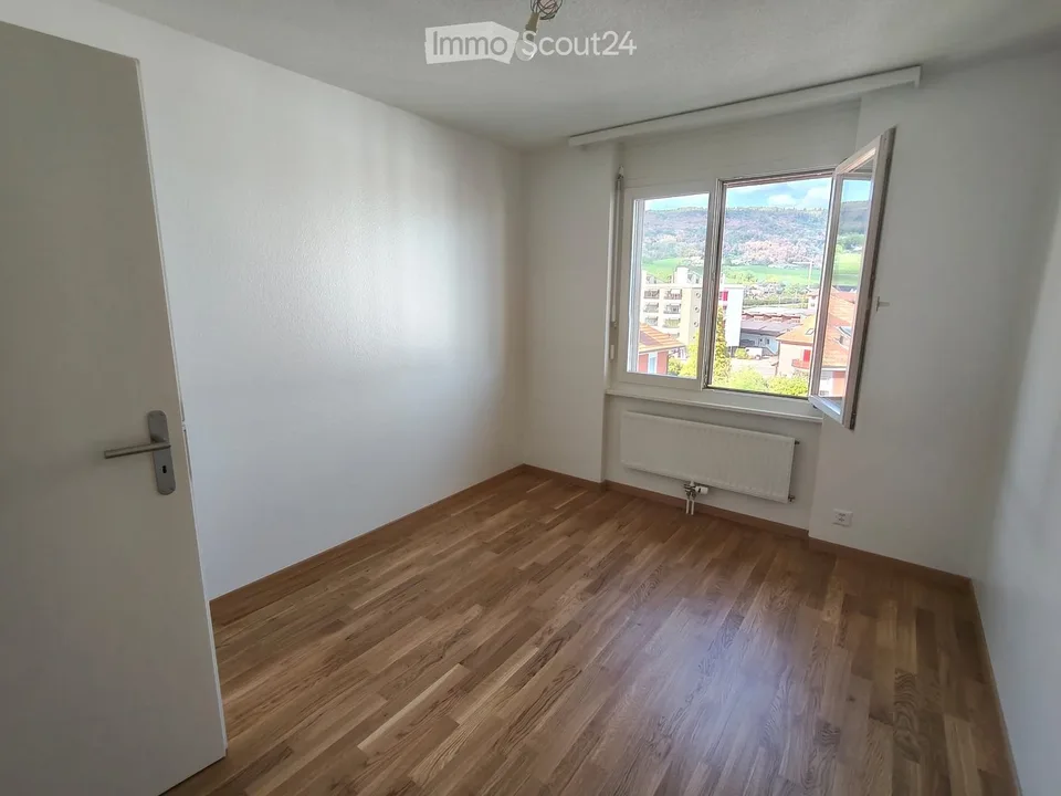 Au Landeron, appartement de 4.5 pièces avec balcon – photo 5 of 10
