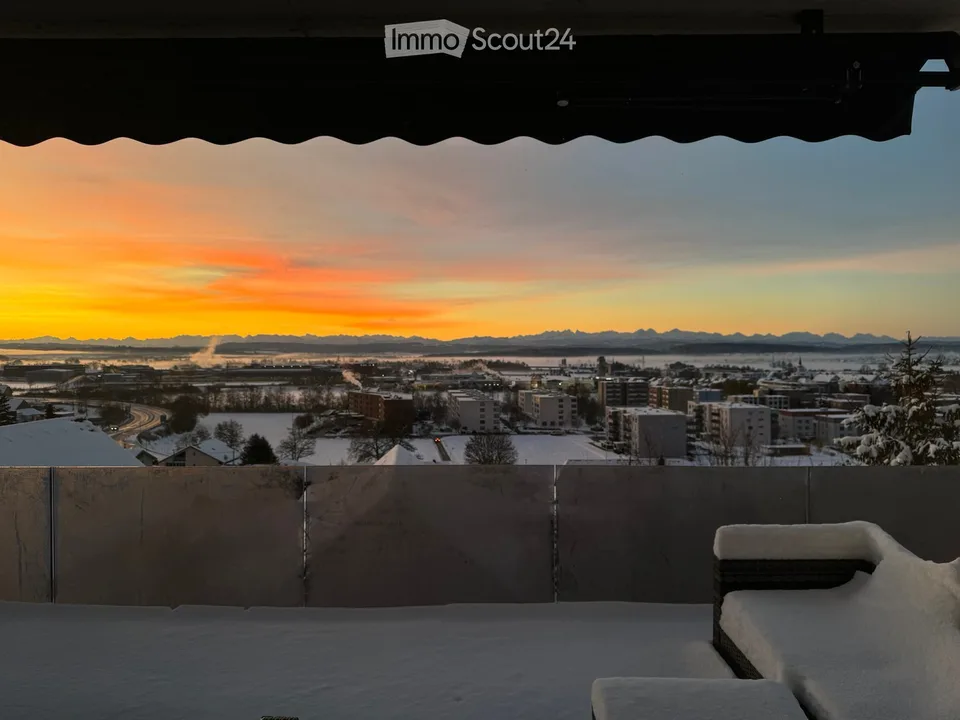 Exklusive 5.5-Zimmer-Wohnung mit beeindruckendem 180°-Panoramablick – Foto 10 von 10