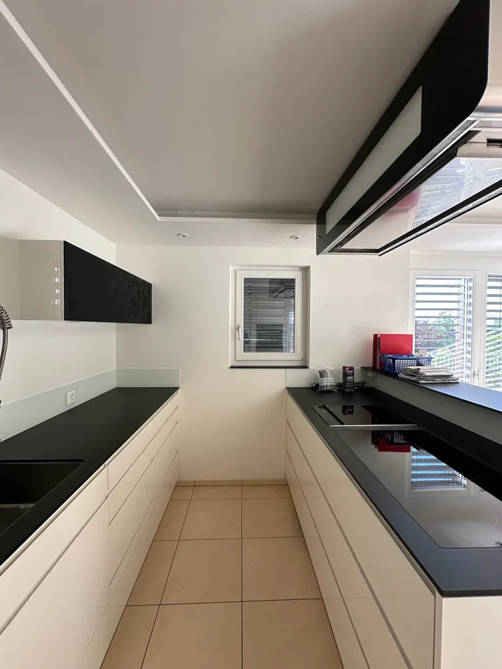 Maison unifamiliale moderne avec grand jardin et balcon!