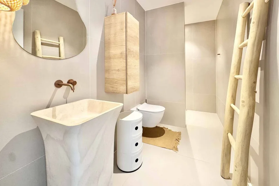 Appartement d’exception avec terrasse panoramique et vue sur le lac – photo 9 sur 13
