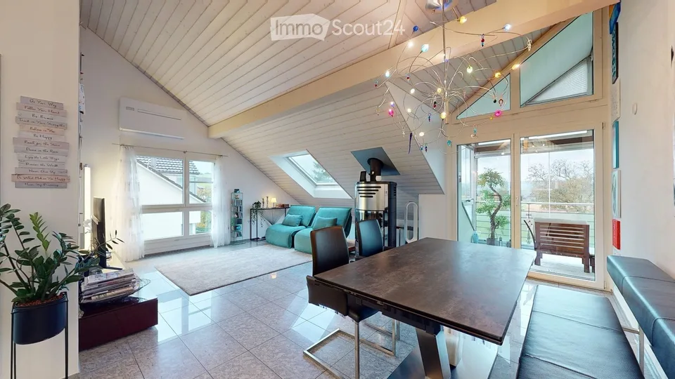 Spacious 4.5-Room Attic Apartment – Modern Living with Stunning View and Winter Balcony