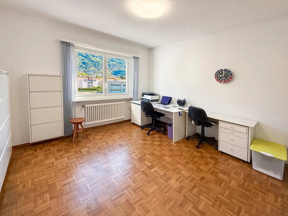 4.5 locali con vista aperta a Tenero - Terrasse und Weitsicht – Foto 14 von 20