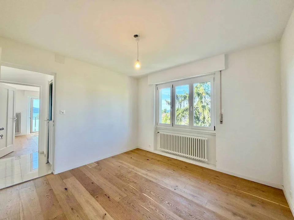 Charmantes 3,5 Zimmer-Wohnung mit atemberaubendem Blick auf den See