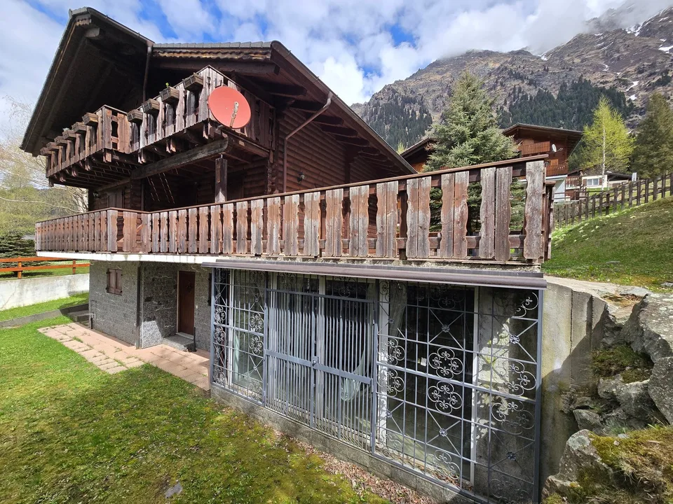 Schönes Doppelchalet mit Grundstück in der Nähe von San Bernardino – foto 6 di 30