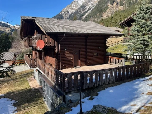 Schönes Doppelchalet mit Grundstück in der Nähe von San Bernardino – foto 3 di 30