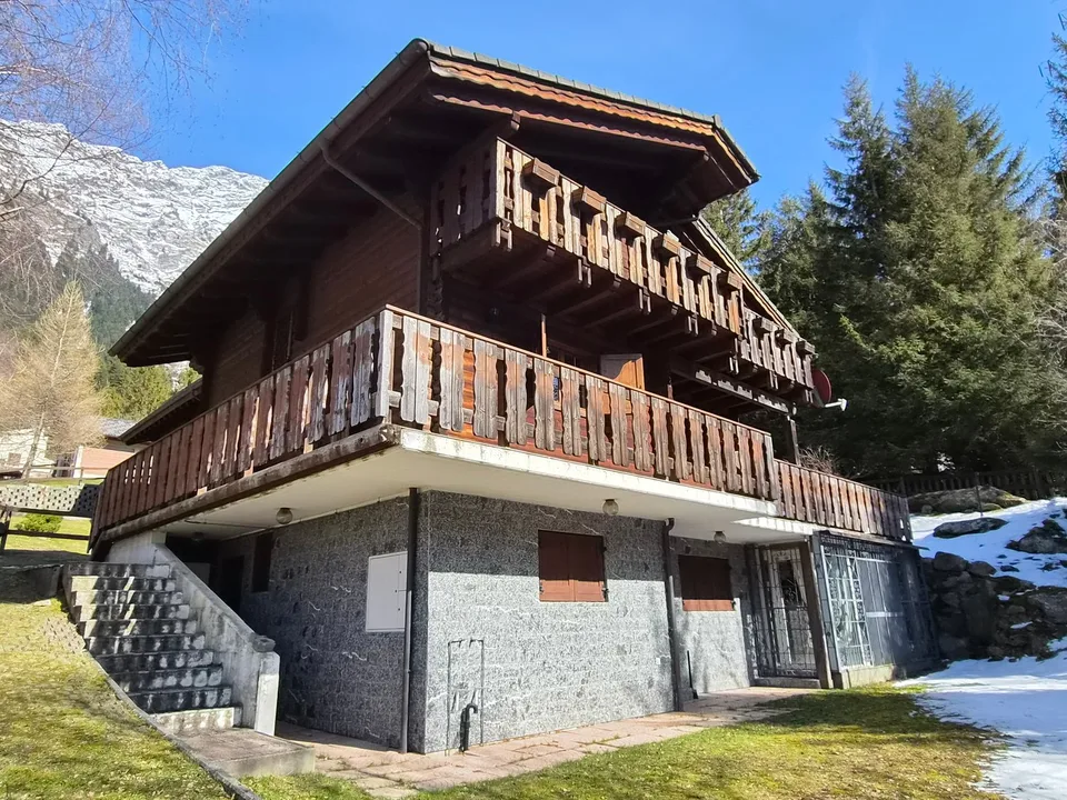 Schönes Doppelchalet mit Grundstück in der Nähe von San Bernardino – foto 7 di 30