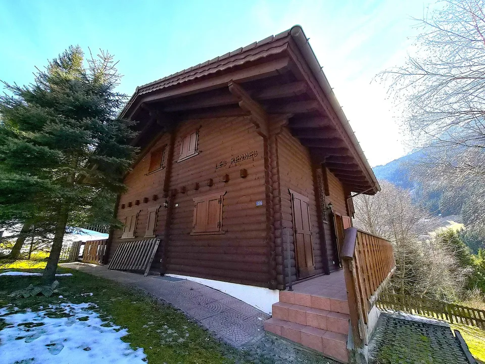Schönes Doppelchalet mit Grundstück in der Nähe von San Bernardino – foto 5 di 30