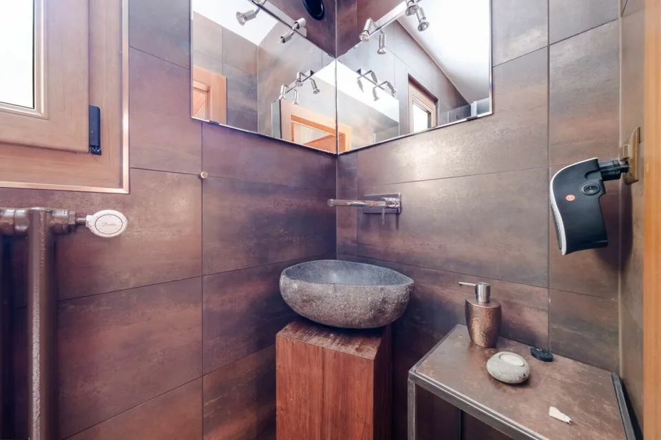 Einzelchalet mit 9 Zimmern, komplett renoviert im Jahr 2012 – Foto 9 von 29