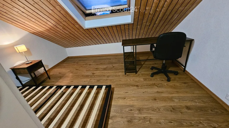 Möbliertes Zimmer in einer 3-Zimmer-WG