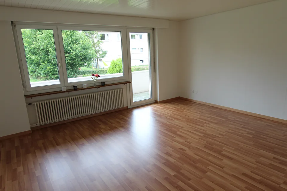 RUHIGE UND GERÄUMIGE WOHNUNG IN RINIKEN SUCHT NEUEN MIETER!