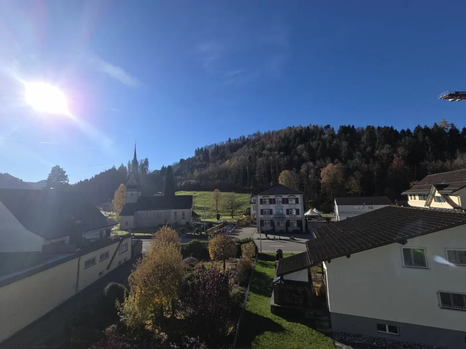 In vendita alla Haushaldenstrasse 2a a 8374 Dussnang; bell'appartamento di 5½ locali in mansarda, in una posizione tranquilla e soleggiata / a soli 2 minuti a piedi dai trasporti pubblici! – foto 16 di 16