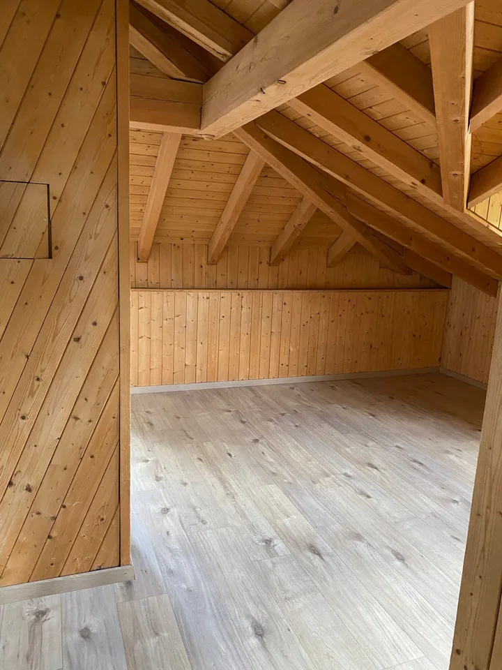 Helle 4.5-Zimmer-Wohnung mit Balkon und schöner Aussicht! – Foto 11 von 15