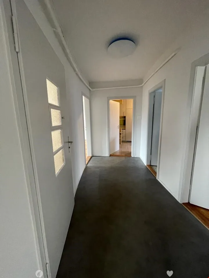 3.5-Zimmerwohnung mit grosser Terrasse und Balkon / Appartement de 3.5 pièces – photo 6 sur 7
